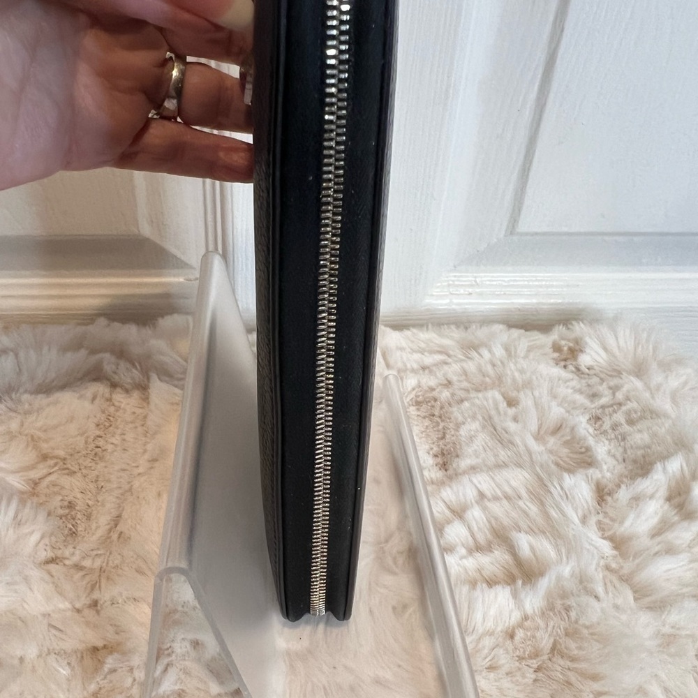CELINE ZIP AROUND WALLET - Picture 6 of 15